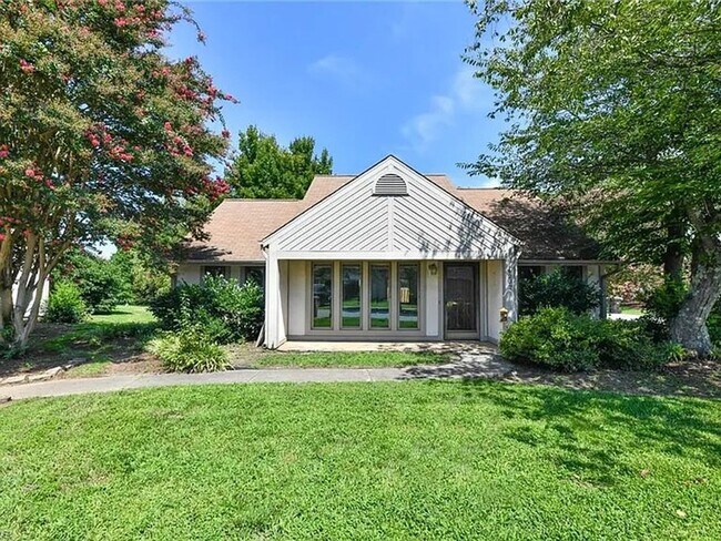 Building Photo - 2 Bedroom 2 Bath town home COMING SOON!!!!