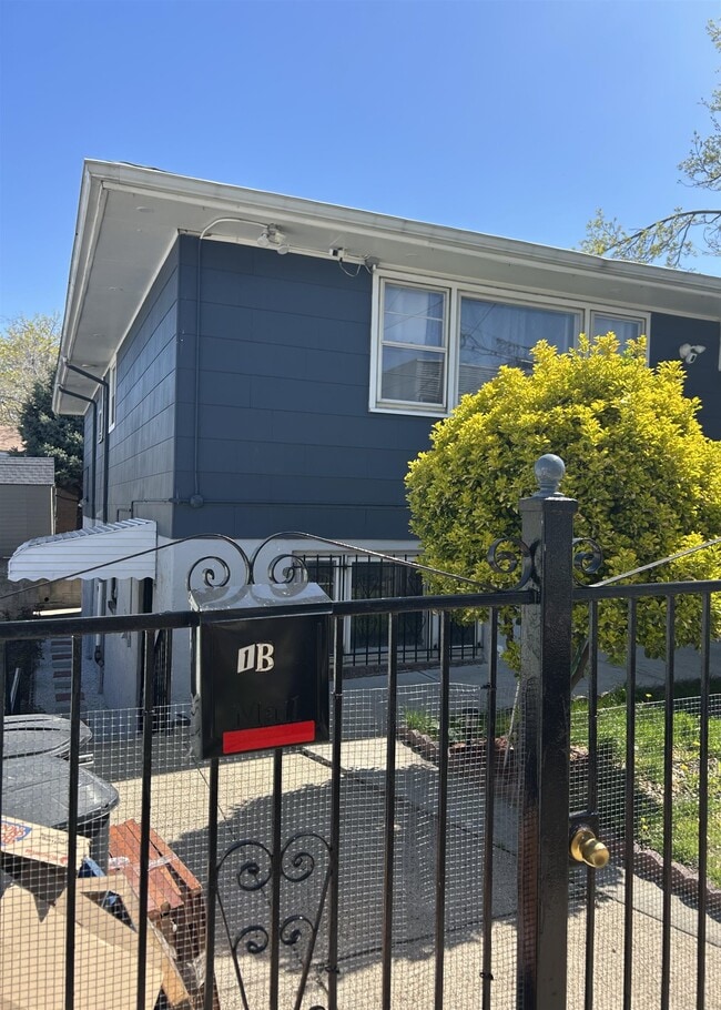 Building Photo - 158 Greenville Ave Unit 1A