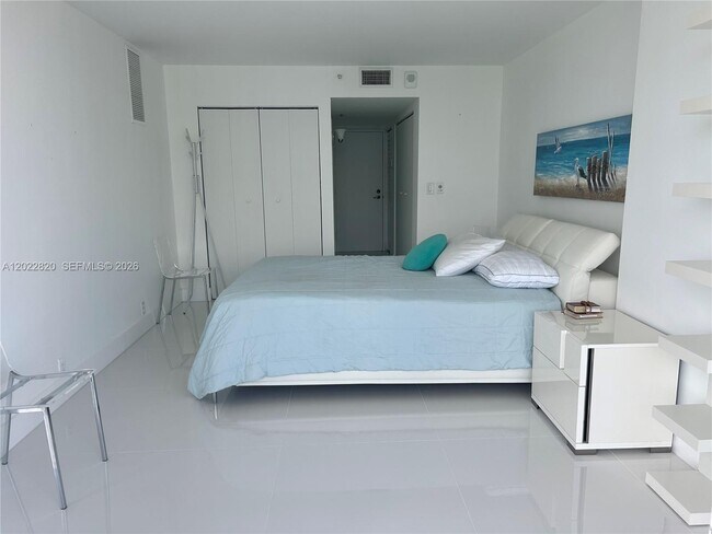 Photo - 7601 E Treasure Dr Unit 2012