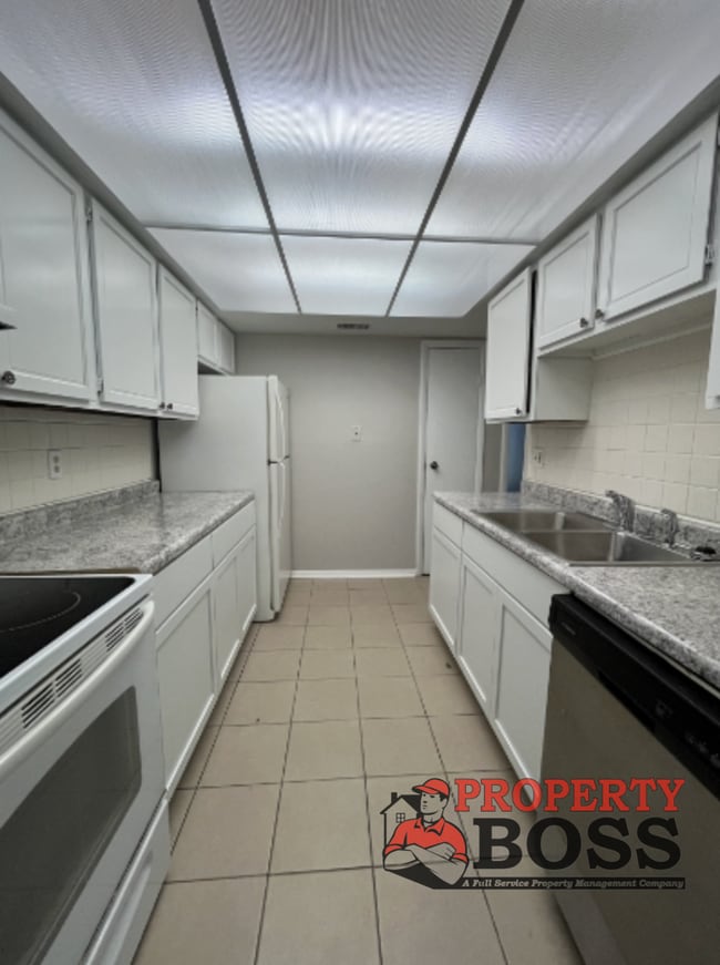 Photo - 7322 Noble St