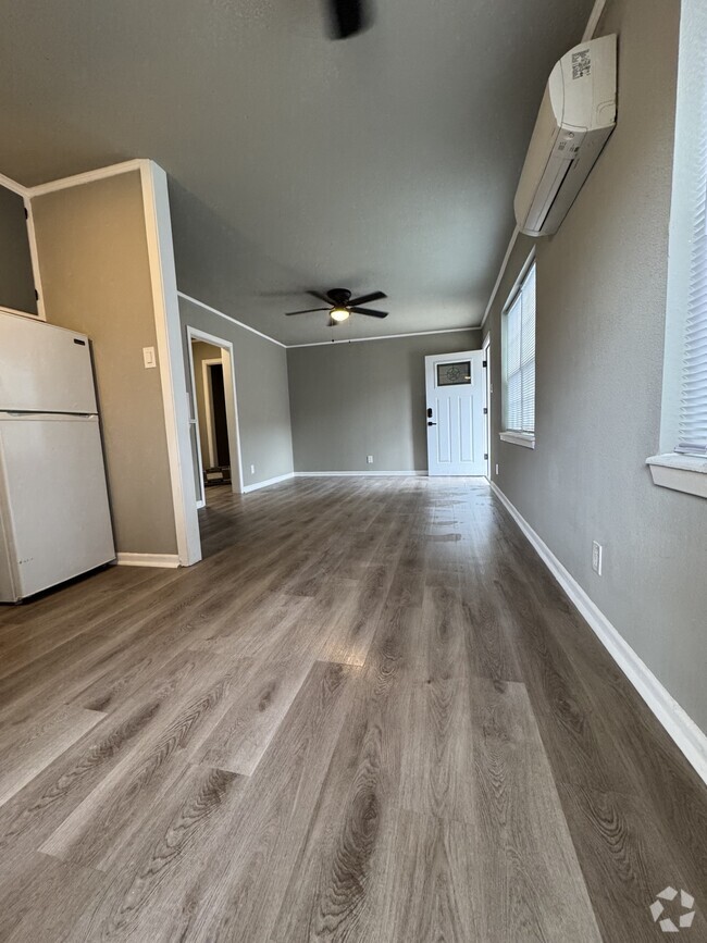 Building Photo - 1505 Scharpe St Unit 3 Rental