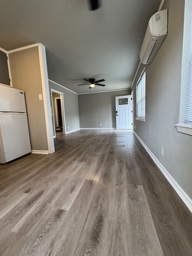 Building Photo - 1505 Scharpe St Unit 3 Rental