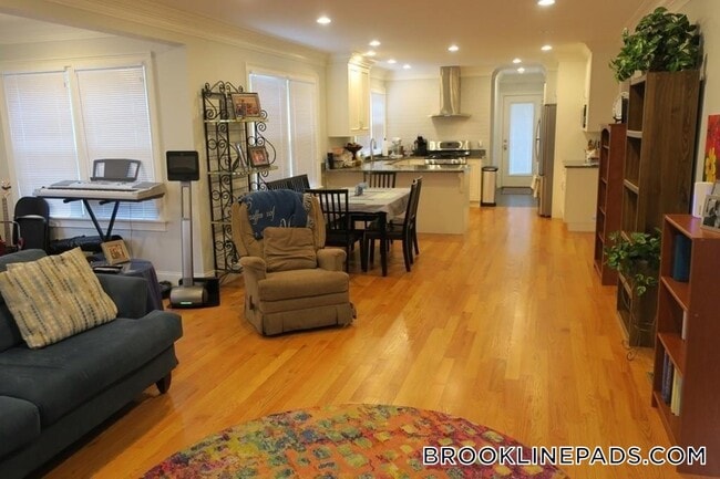 Photo - 279 Walnut St Unit 2