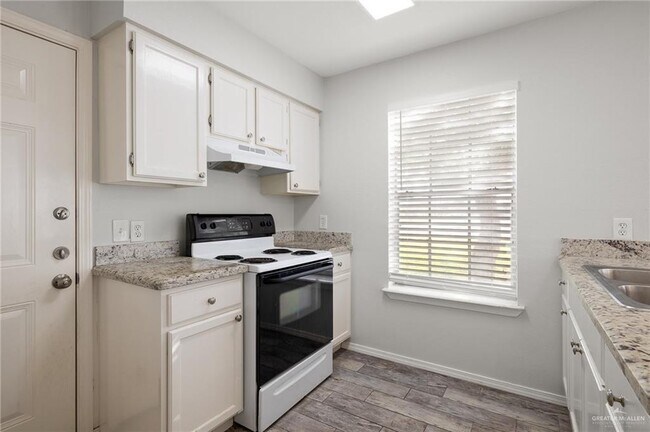 Photo - 10 West Dr Unit G