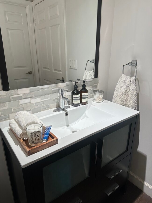 Photo - 1817 Selby Ave Unit 203