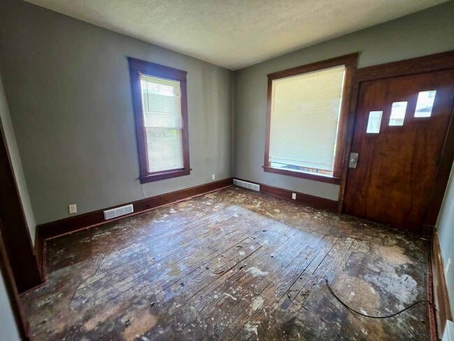 Building Photo - 337 W Columbia St Unit 337