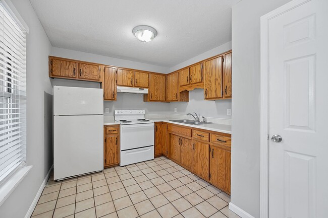 Photo - 1836 Kendall Ln