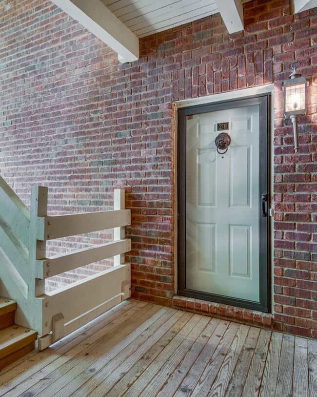 Photo - Two Bedroom Condo With Office in Green Hills
