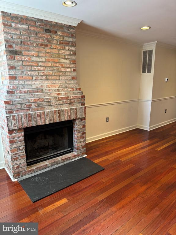 Building Photo - 1218 Riverside Ave Rental
