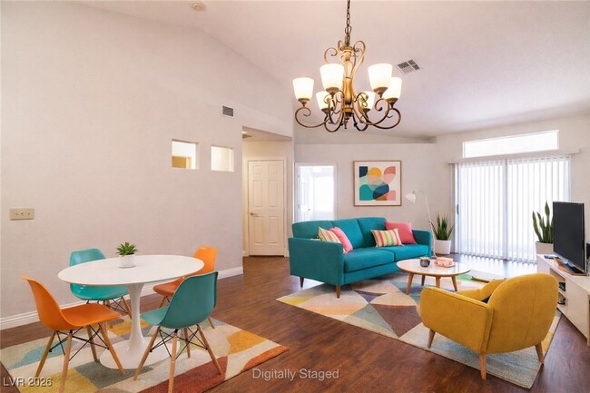 Building Photo - 130 Tapatio St