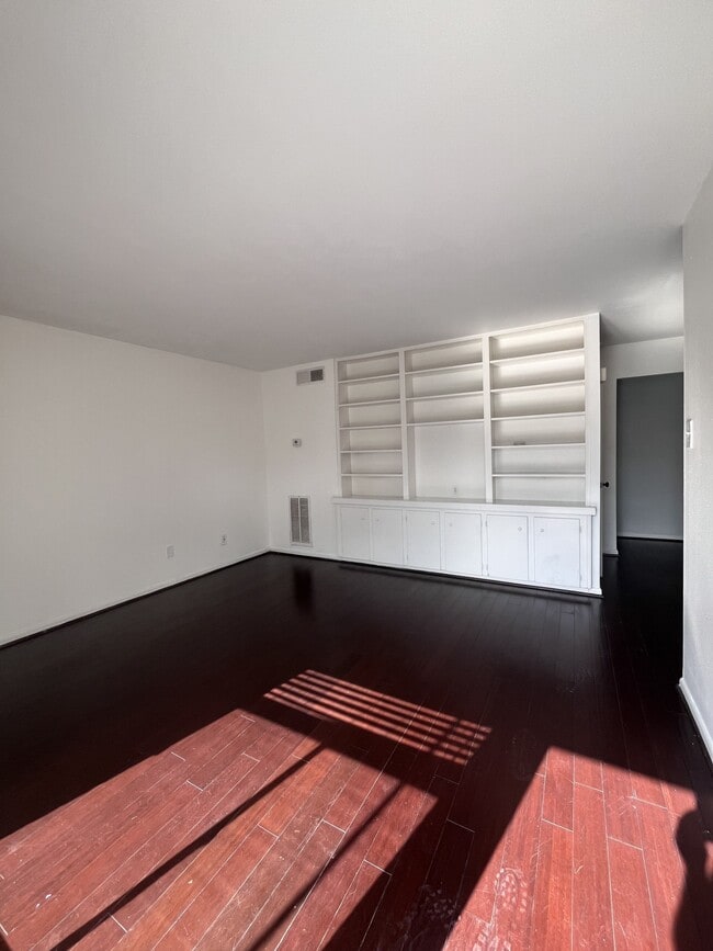 Photo - 5123 Del Monte Dr Unit 1