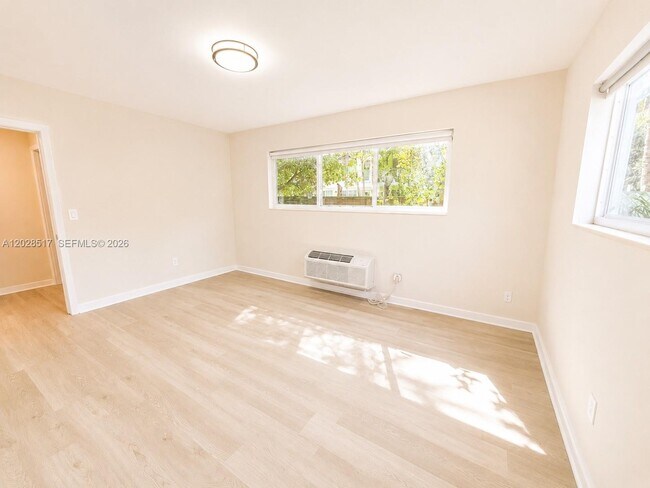 Photo - 1525 Michigan Ave Unit 1