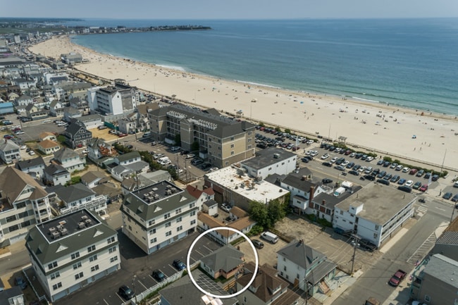 Photo - 6 L St
