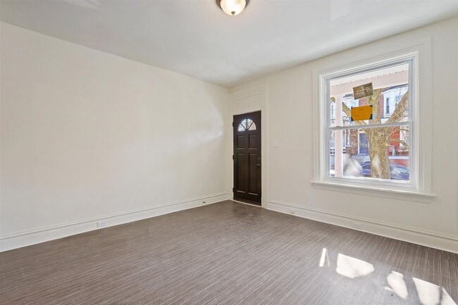 Photo - Bright 5 Bedroom, 1.5 Bath Home in Harrisburg, Pa!