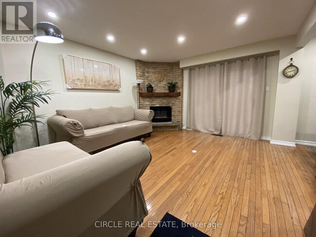 Photo - 35 Fanshawe Dr