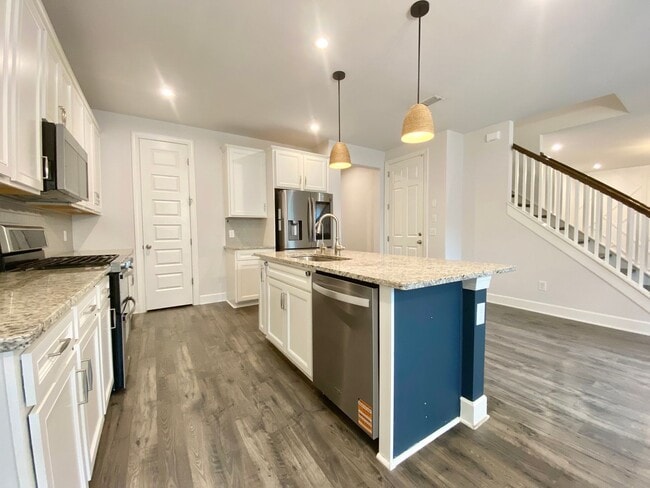 Photo - 4 Bedroom, 3 Bath Home w/ 2 Car Garage