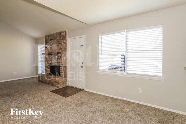 Photo - 13285 Lake Breeze Ln