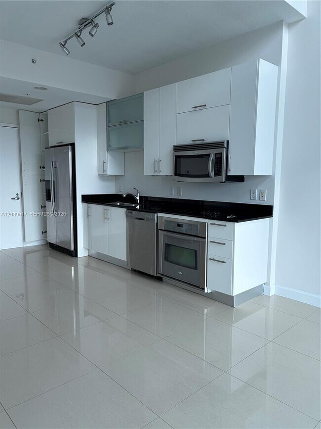 Photo - 60 SW 13th St Unidad 2819