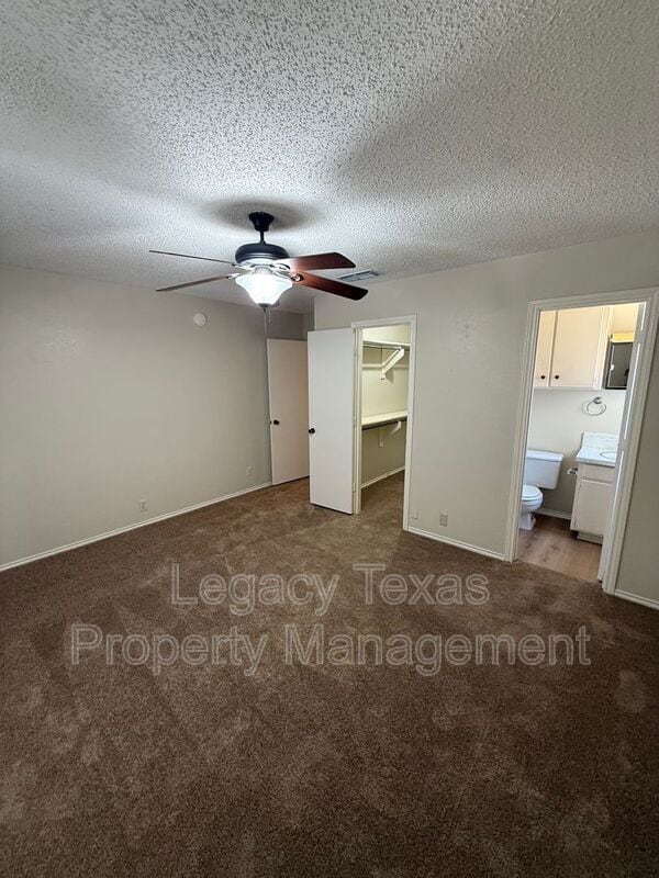 Building Photo - 1118 N Nolan River Rd Unit A