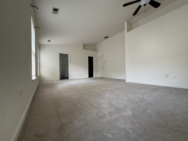 main bedroom - 336 Baish Dr SE