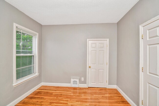 Photo - 352 Norfolk St Unit 3