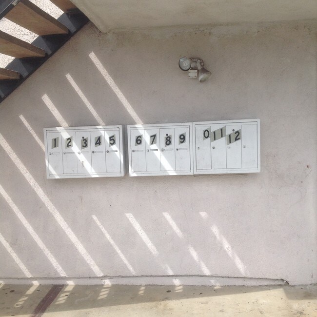 Photo - 10028 San Fernando Rd