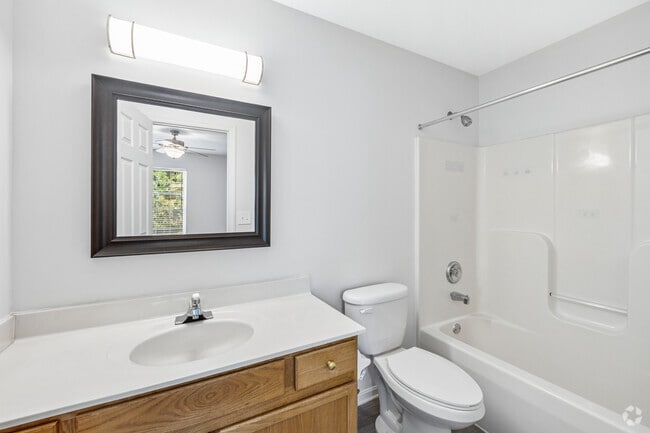 3BR, 3BA - 1,550SF - Primary Bathroom