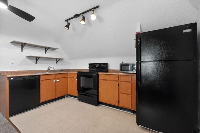 Photo - 2101 E 16th Ave