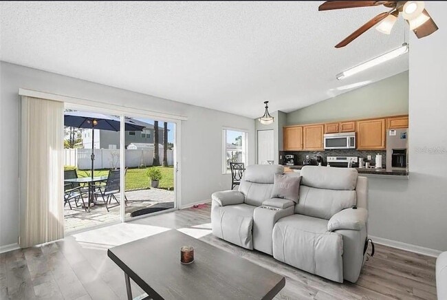 Photo - 24 Radcliffe Dr