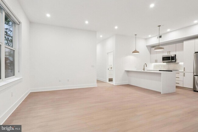 Photo - 30 W Allens Ln Unit 110