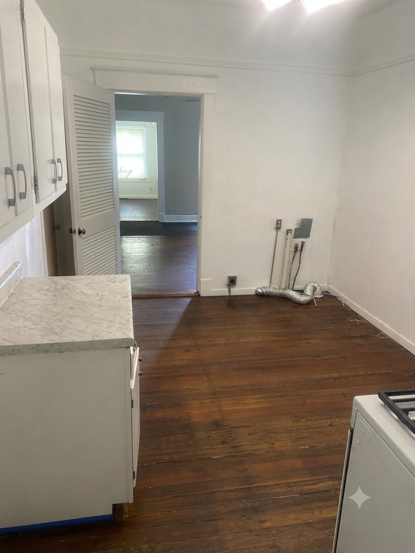 Photo - 2096 Court Ave