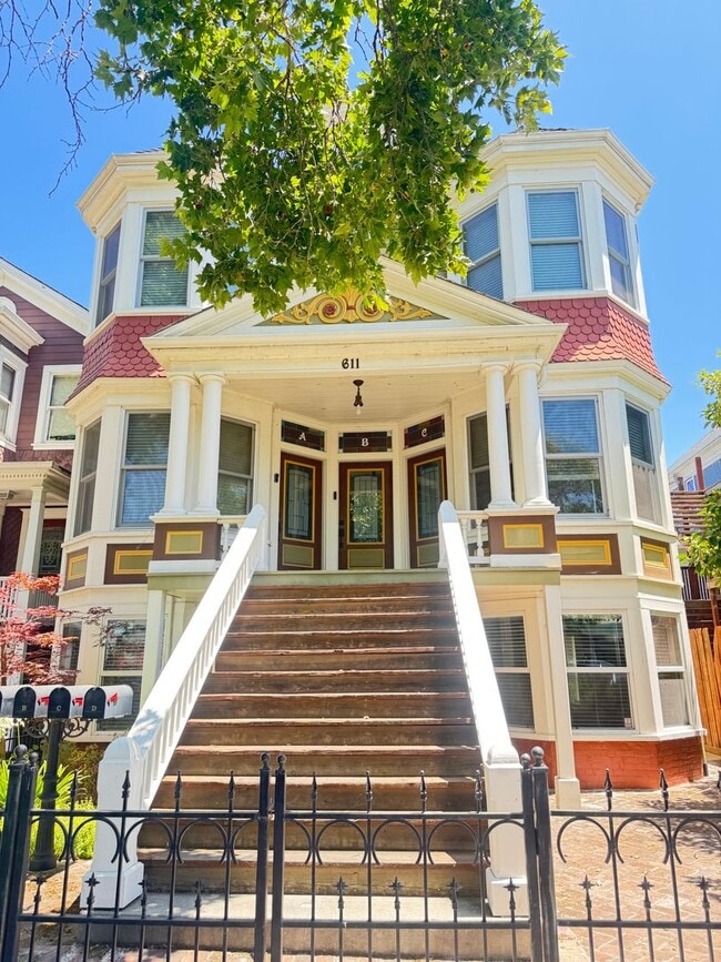 Building Photo - 611 D St Unit A