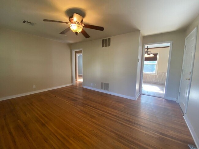Photo - Close to Brookside & Riverparks!!