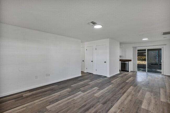 Photo - Charming 3-Bedroom Home with Porches in Eagle Lake