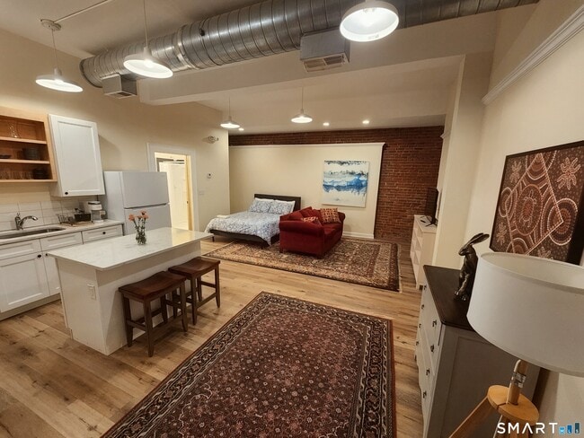 844 Grand Ave Unit 1B