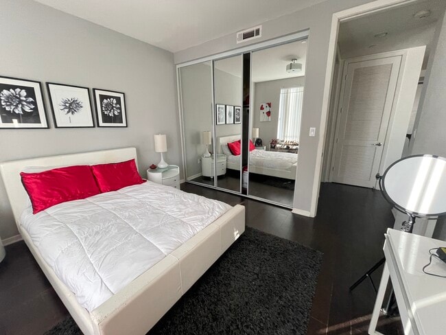 Your private room - 637 S Fairfax Ave