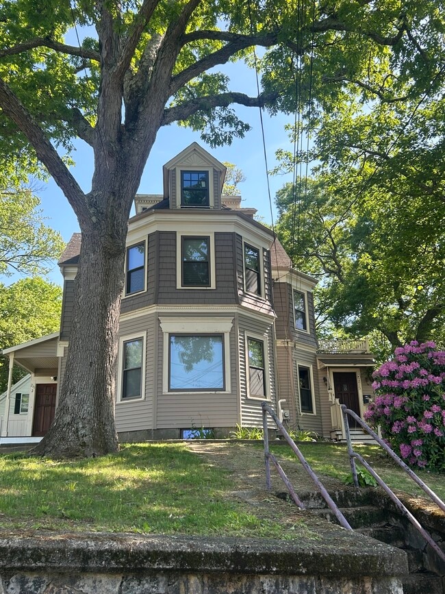 Photo - 215 Pearl St Unit Second Floor