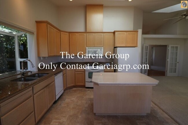 Photo - 8955 SW Iowa Dr