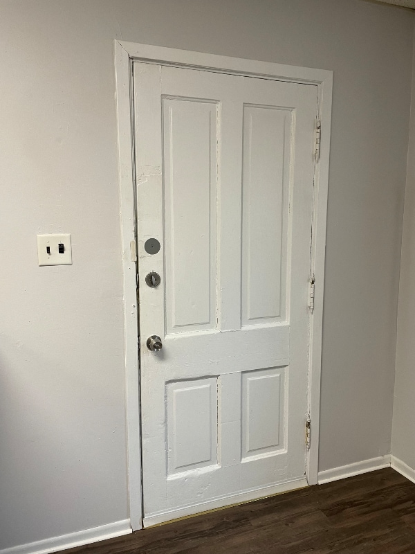 Photo - 209 E 4th St