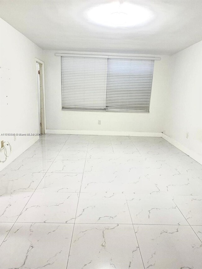 Photo - 1401 NE 191st St Unidad D201