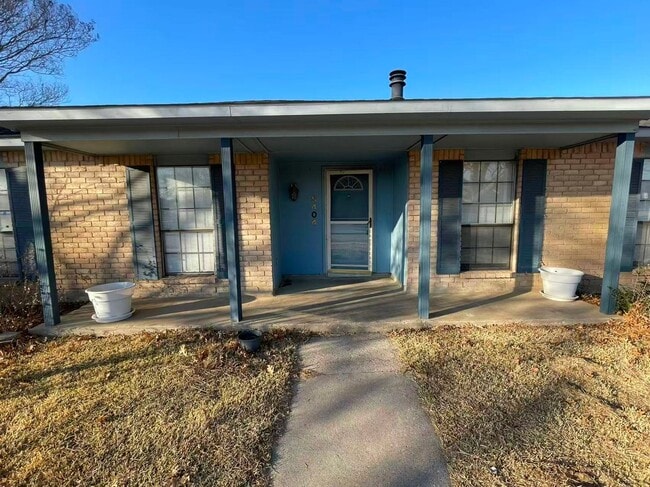 Photo - Beautiful 4 Bedroom For Rent!