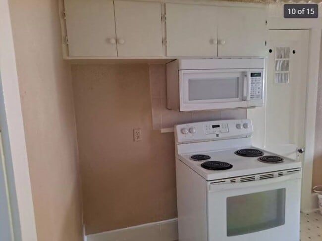 Photo - Cute & Clean 2-Bedroom Home for Rent Charming Updates & Great Amenities!