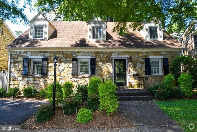Building Photo - 6127 Brook Dr Rental
