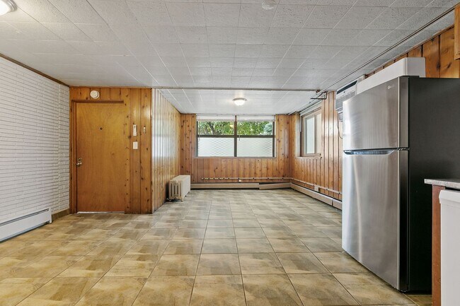 1605 Marshall Ave