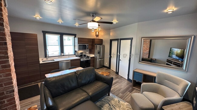 Building Photo - 34 York St Unit 4