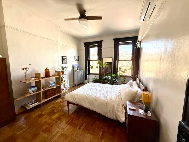 Photo - 814 Putnam Ave