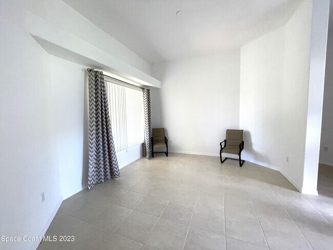 Photo - 1896 Windbrook Dr