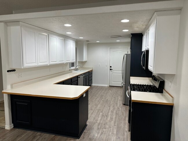 Photo - 1515 W Harbeck Rd