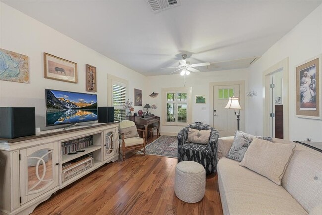 Photo - 4408 Avenue C