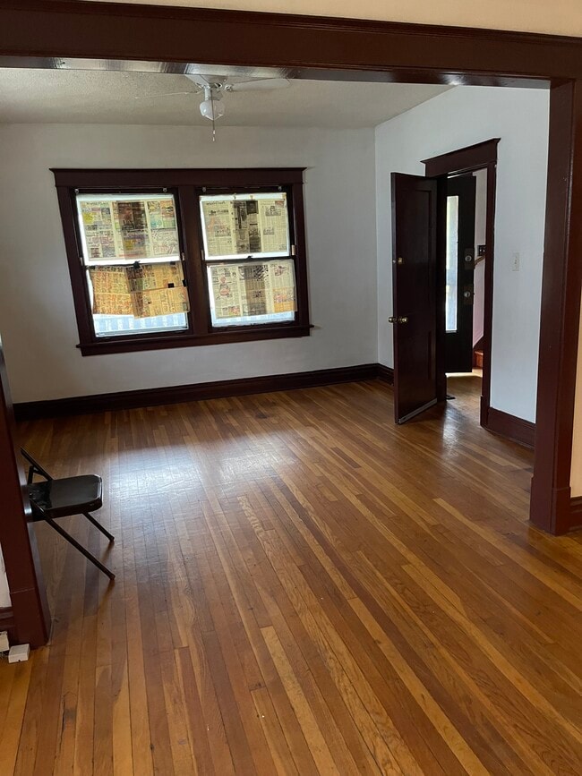 Photo - 825 Harrison St Unidad Raymond Hampton